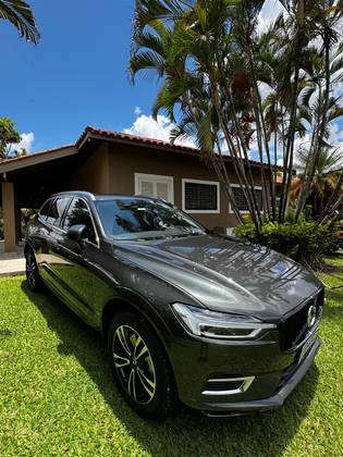 VOLVO XC60 2.0 T8 HYBRID MOMENTUM AWD GEARTRONIC
